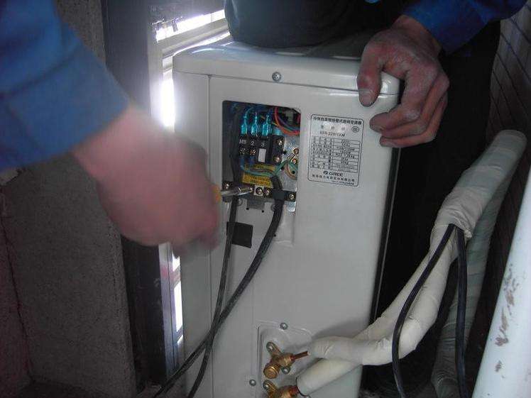 无锡新区太阳城空调安装拆装柜机，挂机,天花机维修漏水