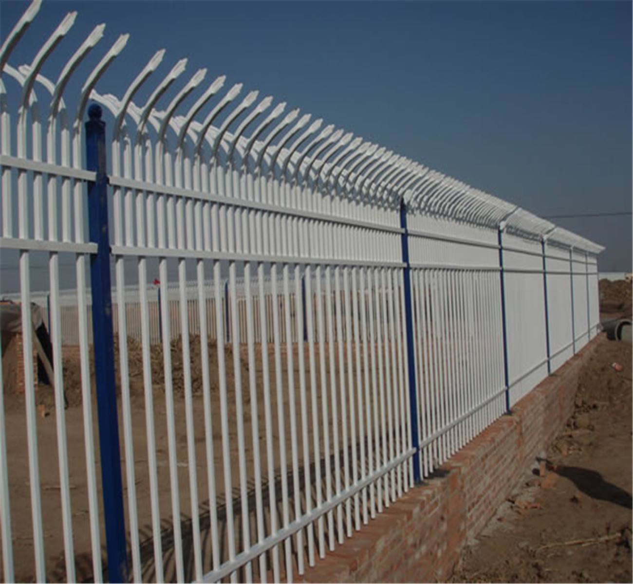 锌钢防爬围栏_锌钢围栏护栏价格_锌钢护栏生产厂家