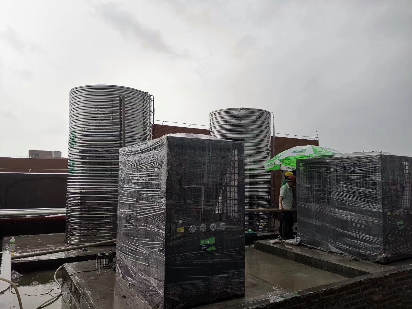 东莞市雨泉水箱厂专业制造不锈钢保温水箱，方形水箱，承压箱