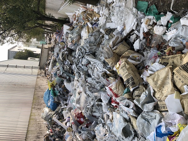 松江区承包工业固废集中分拣处理，松江区每吨的工业垃圾清运