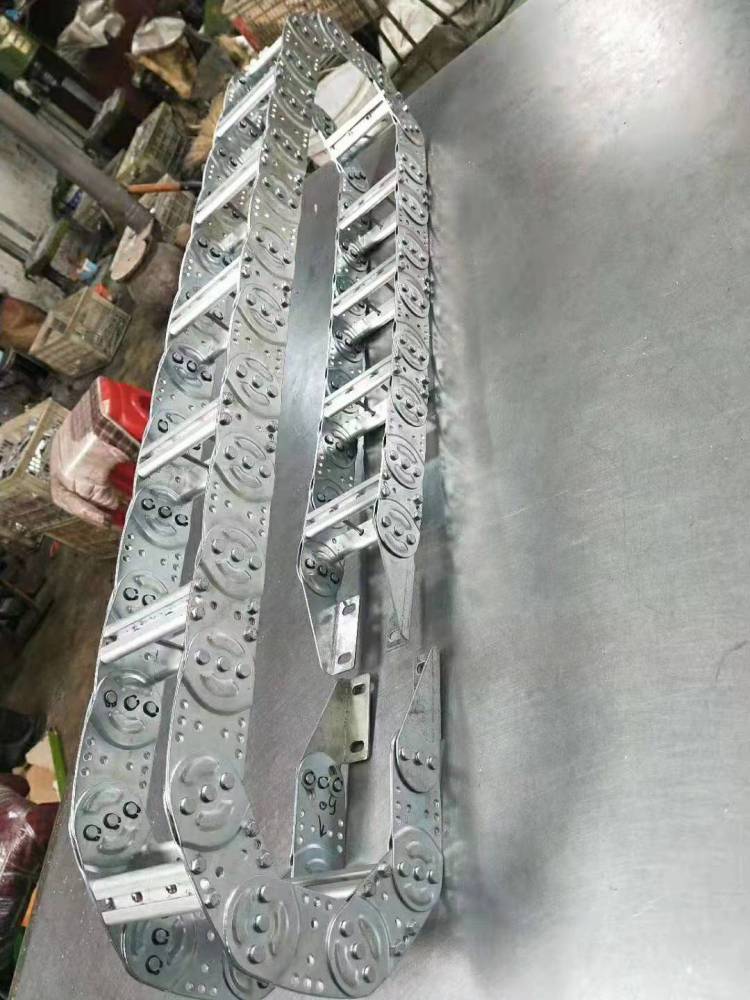 厂家批发钢制链条 履带链 TLG工程钢铝拖链 桥式全封闭坦克链