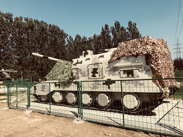 河南专业开动版履带坦克模型厂家