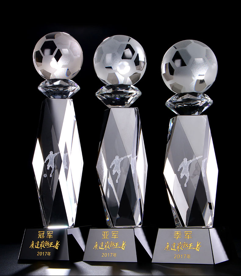 足球水晶奖杯，内雕纪念奖杯定做，运动水晶奖杯直销