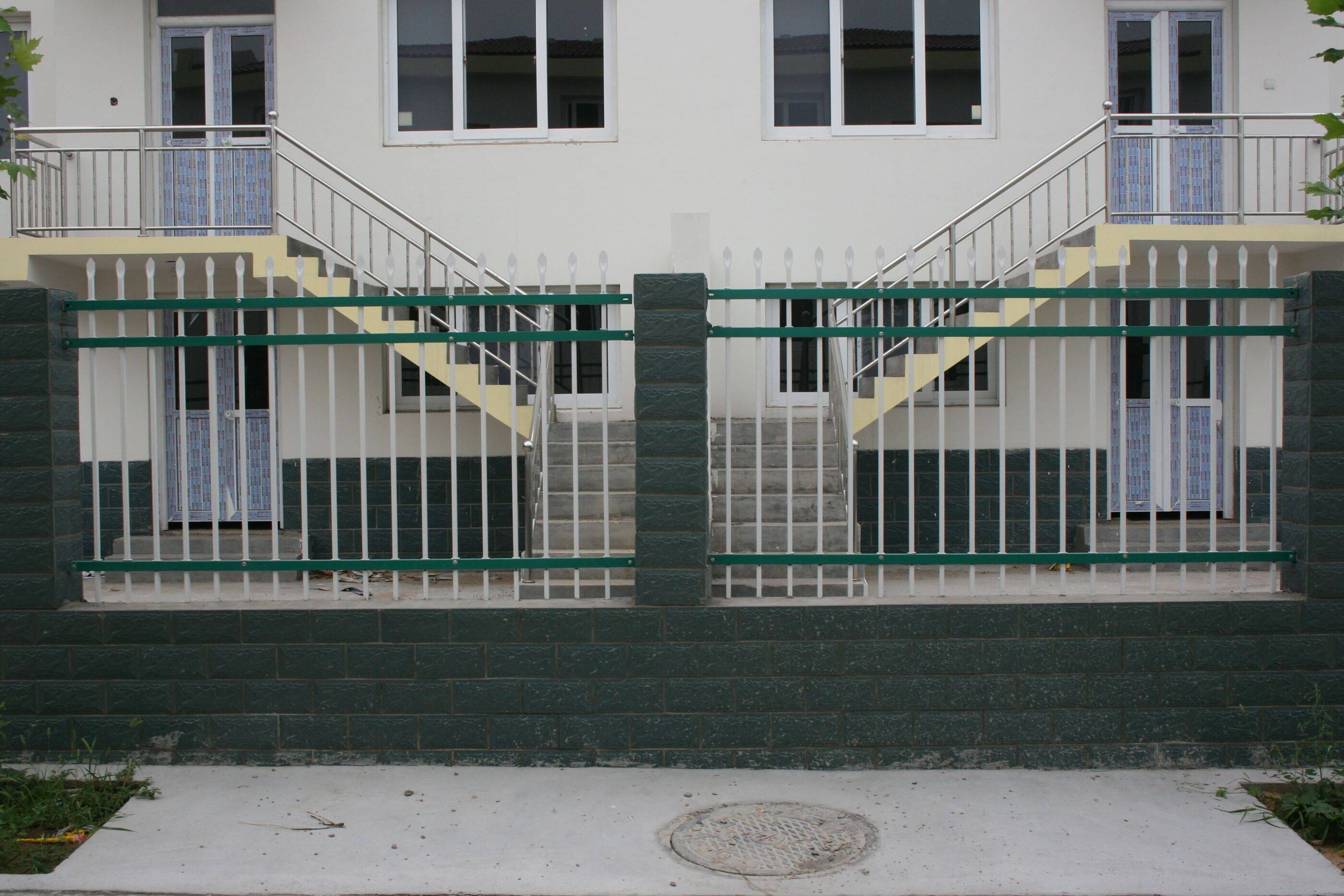 组装式喷塑锌钢护栏网 别墅锌钢护栏网