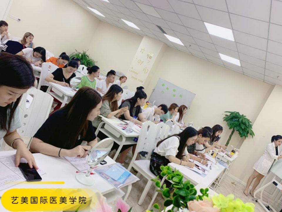 在上海学习微整形学费多少哪家技术好教的好