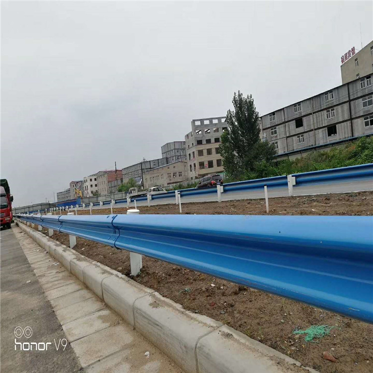 河南生产安装高速公路护栏板 道路防撞护栏 波形护栏板价格一米