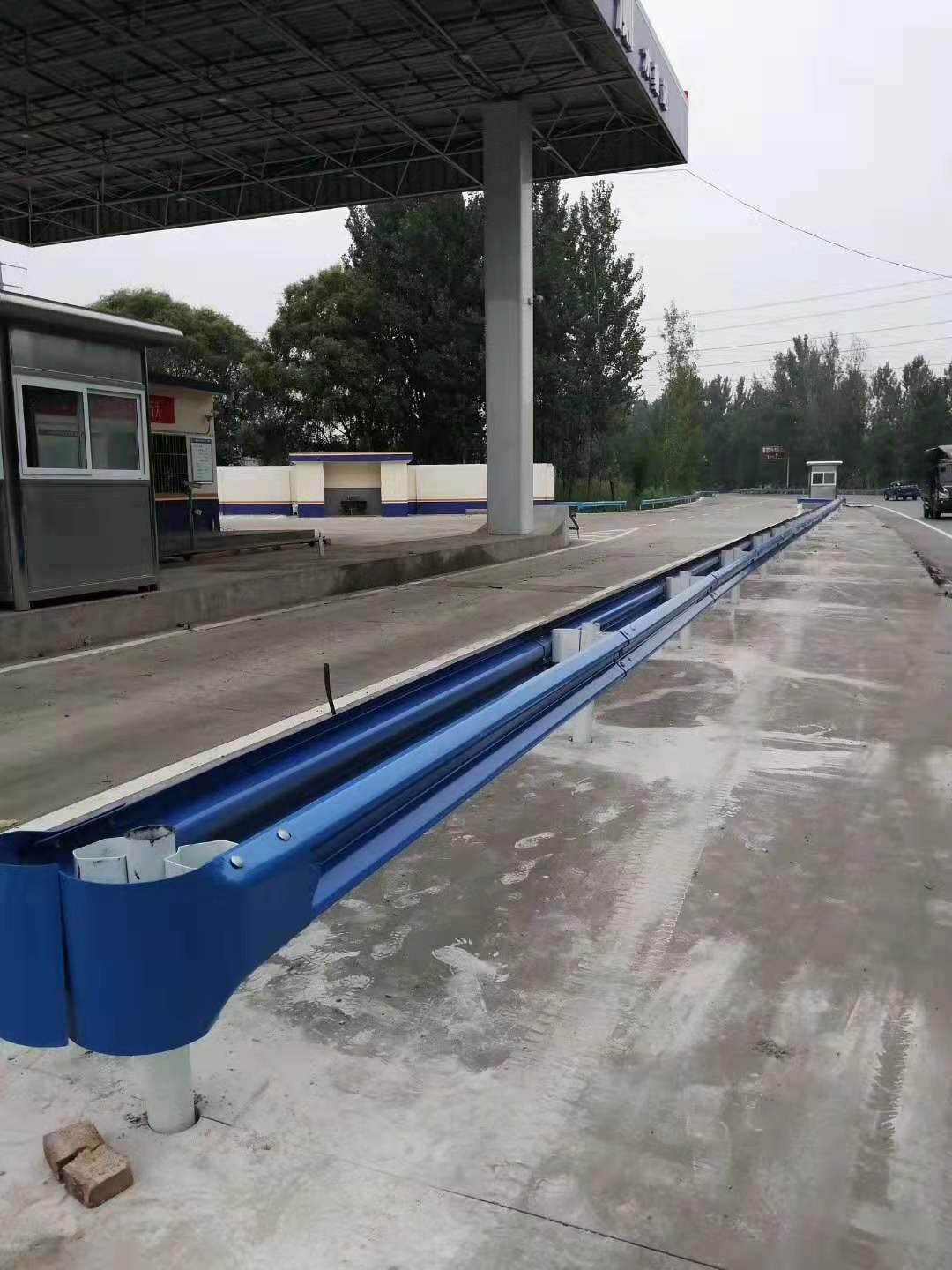 供应湖北十堰 荆门 鄂州高速护栏板 防撞护栏板厂家