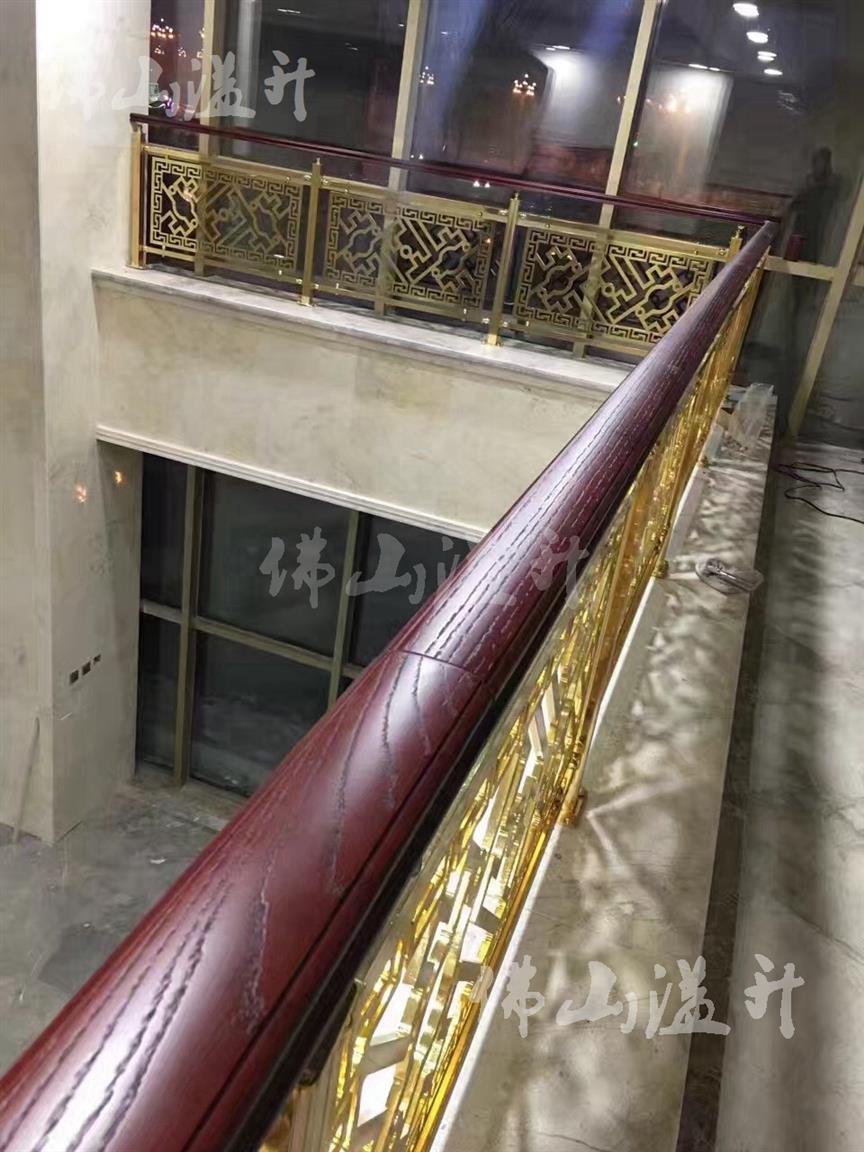 天津镀金全铜镂空设计铜艺楼梯扶手价格