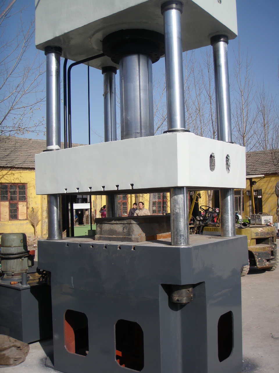 厂家直销液压机械 315吨三梁四柱液压机油压机 金属成型