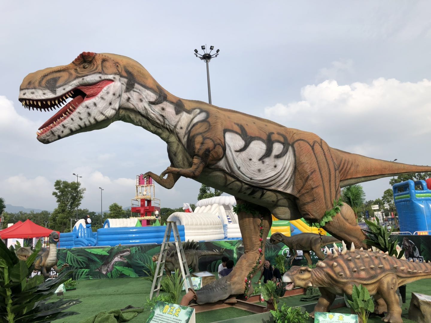 广西南宁恐龙展出租厂家仿真恐龙侏罗纪恐龙主题出租