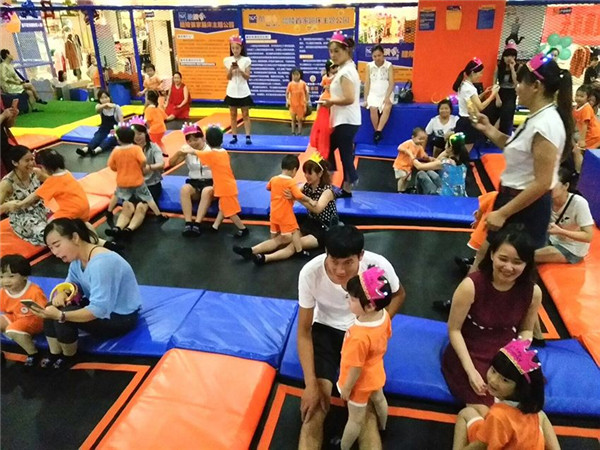 大型商场儿童蹦床游乐设备定制 室内淘气堡级蹦床组合乐园