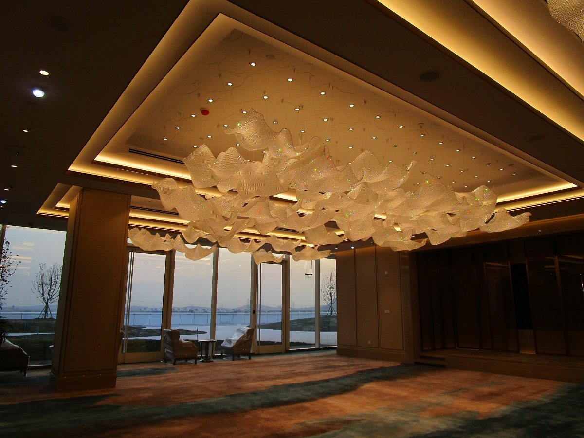 北京润林泉照明厂家专业定制高端水晶吊灯用于酒店 会所 餐厅