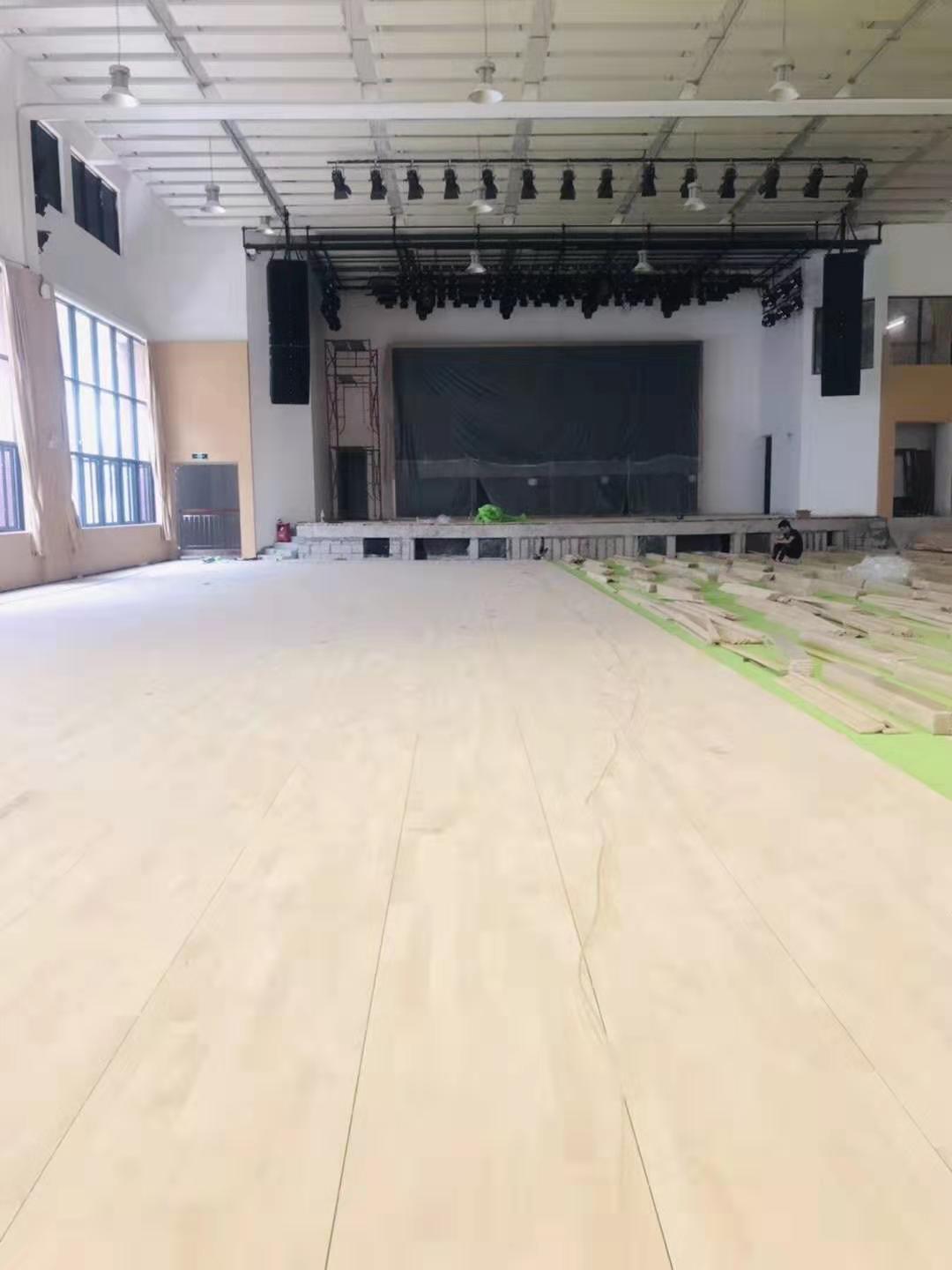 舞台**木地板