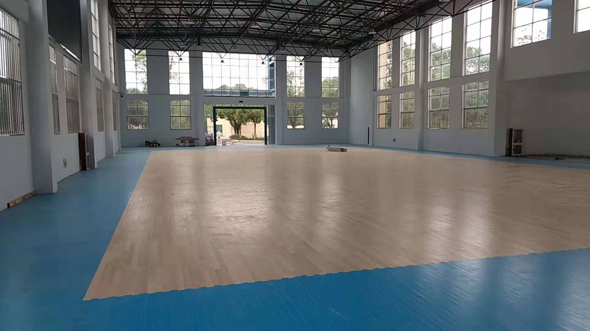 上海学校橡胶木体育地板价格 橡胶木羽毛球地板 君磊