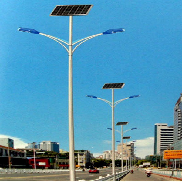 吉林常规太阳能路灯电话 8米常规太阳能路灯 商业照明