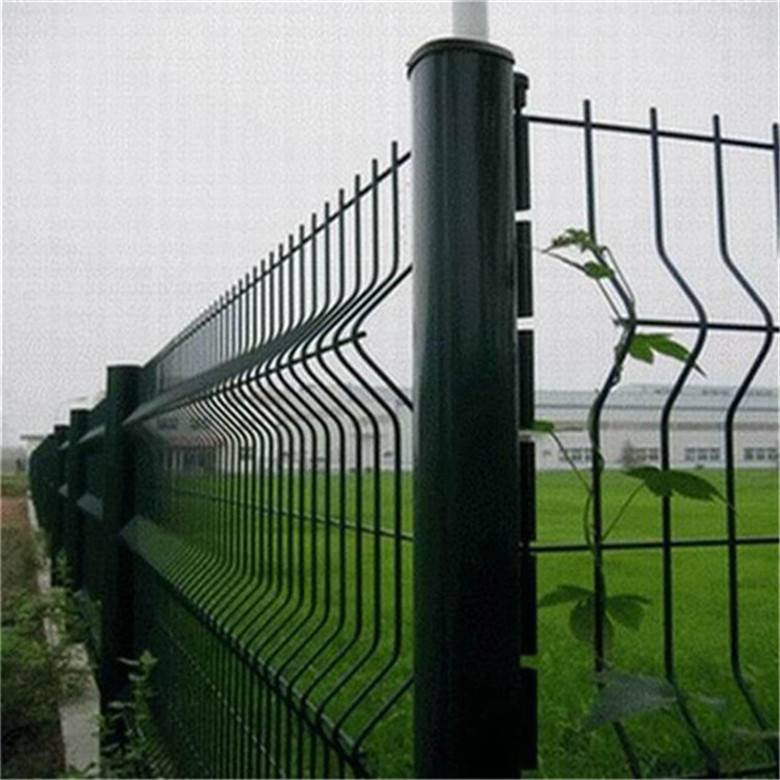 安平厂家直销桃型柱护栏网公路护栏网