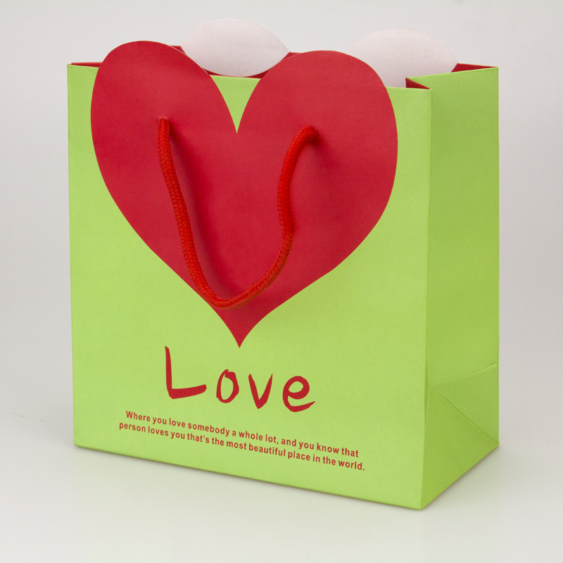 爱心手提袋 优质环保心型纸袋 价格实惠 广州工厂生产可定制纸袋