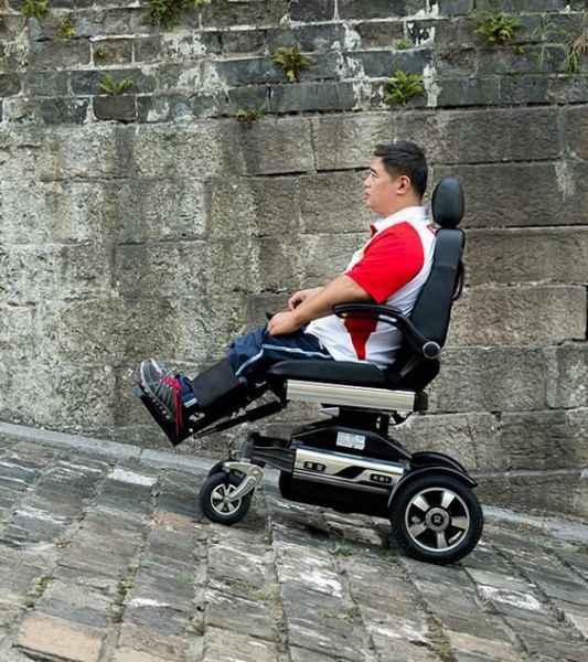 南京坡道自平衡智能轮椅车厂家