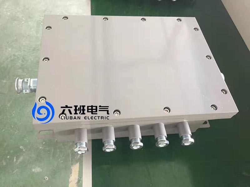 销售宁夏矿用隔爆型低压电缆接线盒BHD2-10/127-11G