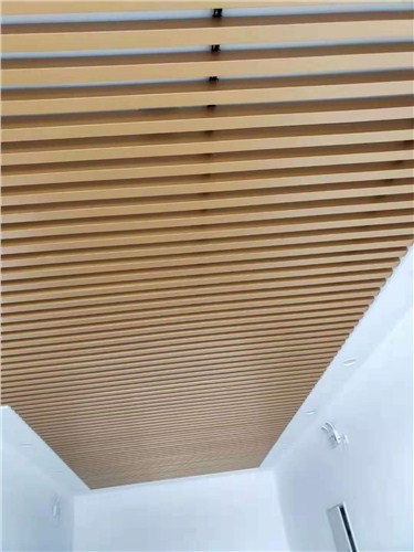 阜阳装饰铝方通吊顶木纹 欢迎咨询 蚌埠经济开发区三维扣板广告材料供应
