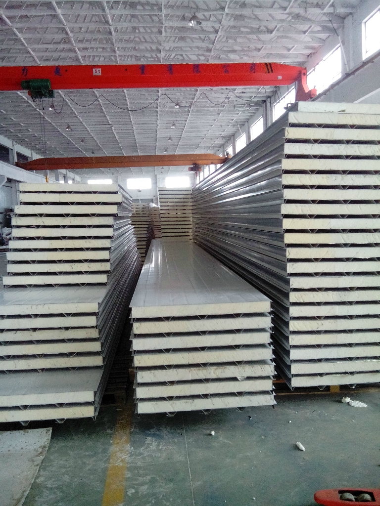 昆明聚氨酯板价格/昆明聚氨酯彩钢板生产厂家价格一米