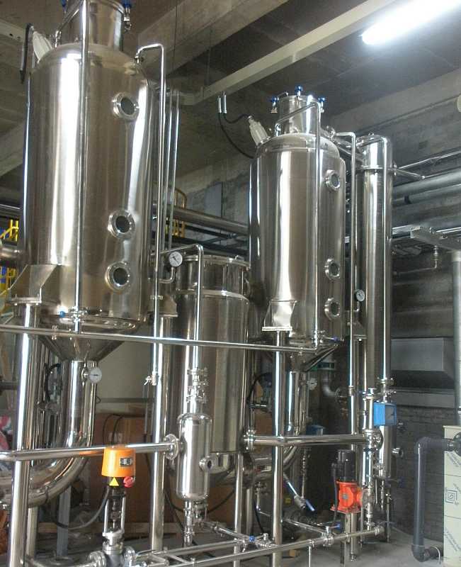 上海厂家直销单效降膜浓缩蒸发罐，膜式浓缩蒸发器