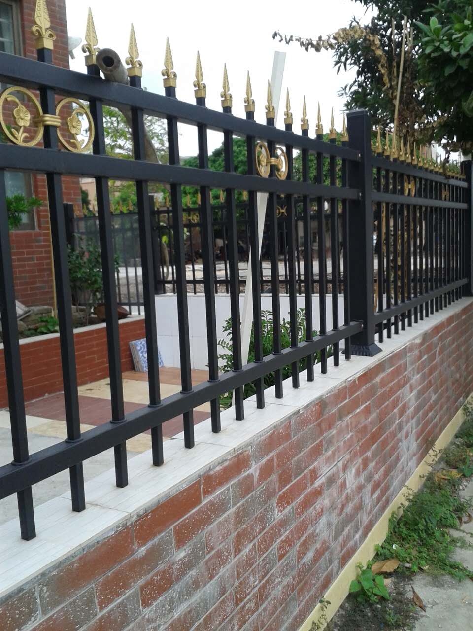 金栏组装式锌钢围墙护栏栏杆厂家直销 美观时尚 可个性化定制