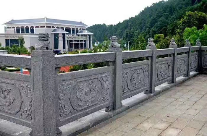 衡阳县集兵镇石材栏杆施工方案 石雕栏杆安装一米要价格