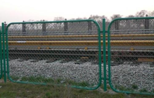 兰州铁路安全防护网 高铁防护栅栏