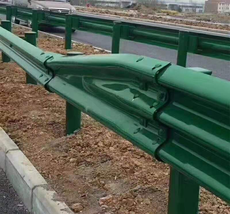 贵州斯达特厂家直销 波形护栏 二级公路护栏 波形护栏板 三波波形护栏
