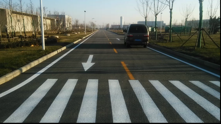 天津东丽区道路标识划线 停车位热熔画线 斑马线标线工程施工
