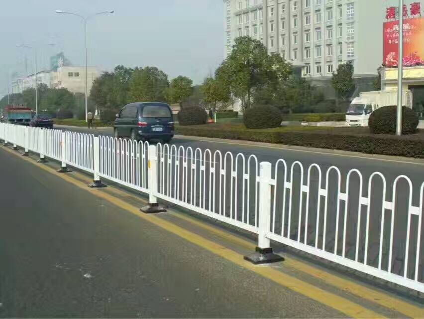 广东京式交通护栏源头厂家，京式护栏介绍，公路京式护栏