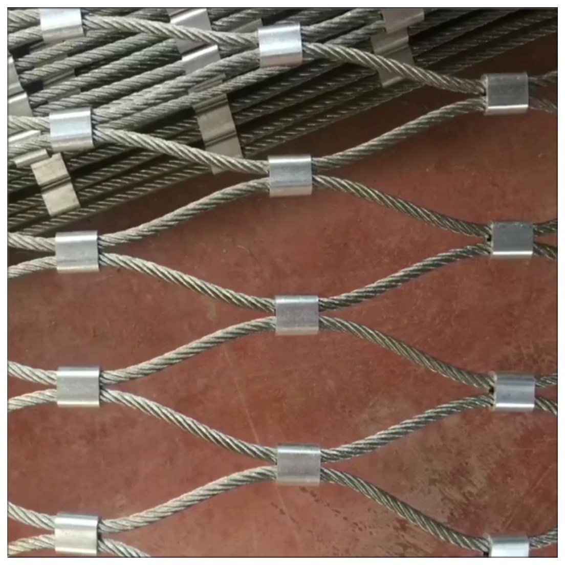 304材质压扣绳网 不锈钢扣穿插钢丝绳网桥梁楼梯扶杆庭院防坠网