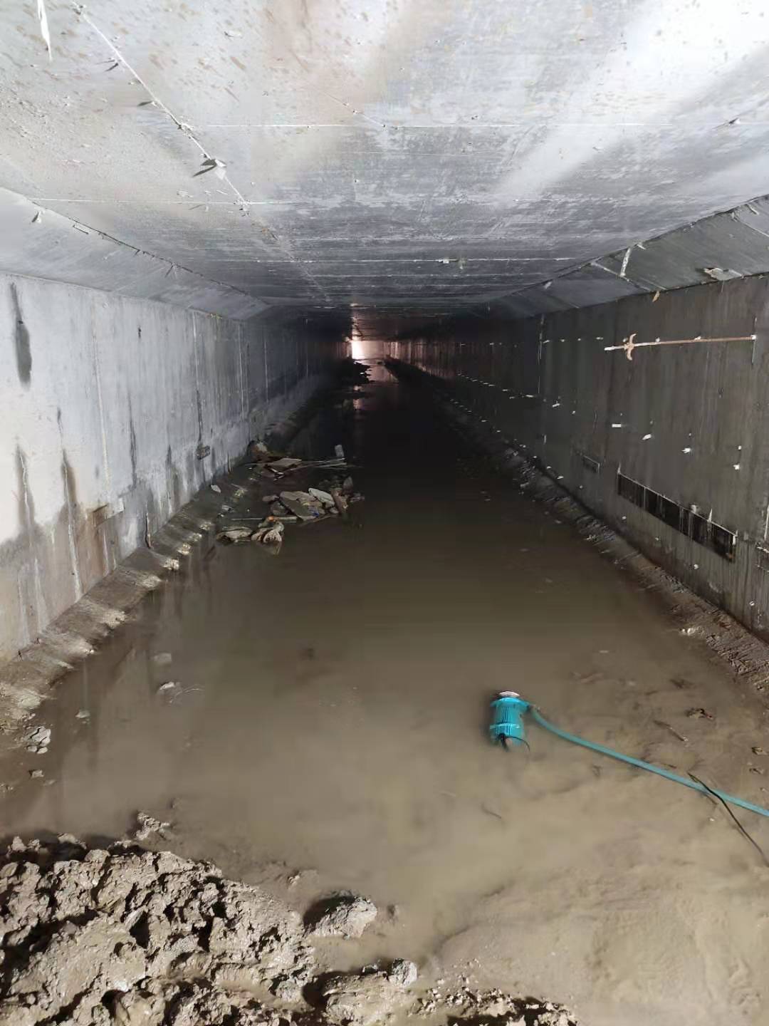 唐山市涵洞沉降缝补漏、水池伸缩缝堵漏、带水高压补漏