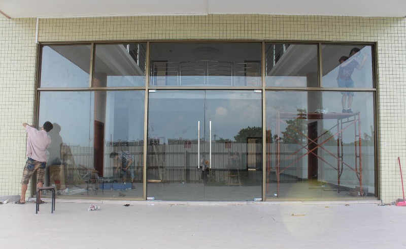 上海玻璃门地弹簧维修v安装门禁锁v保修一年