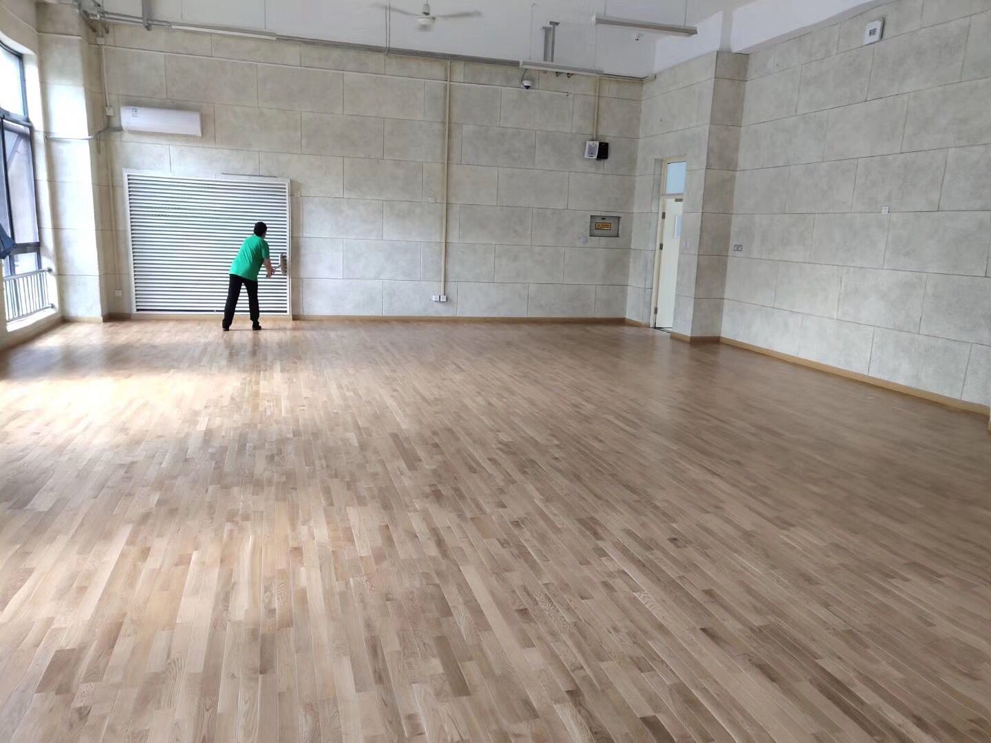 海南市室内运动木地板，篮球木地板，专业生产木地板厂家