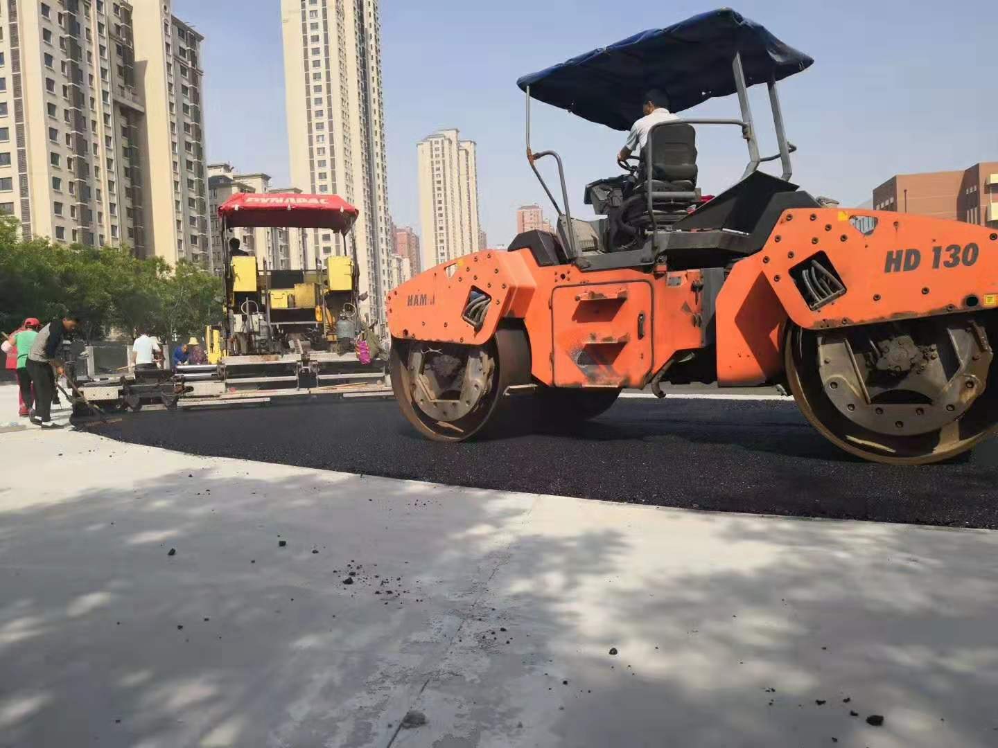 天津西青挖掘机出租租赁公司