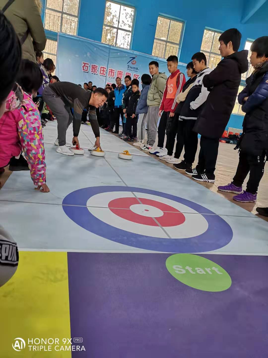 北京冬季運動會旱地冰壺廠家 仿真冰壺 校園冰壺全套