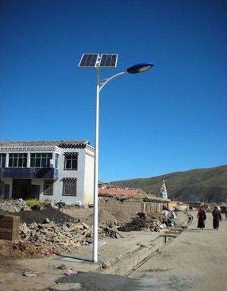 格尔木市农村太阳能路灯制造厂家促销