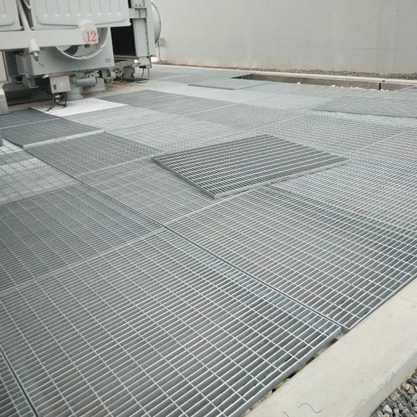 昆明专业承接热镀锌钢格板 楼梯踏步格栅板 性能稳定 安全环保