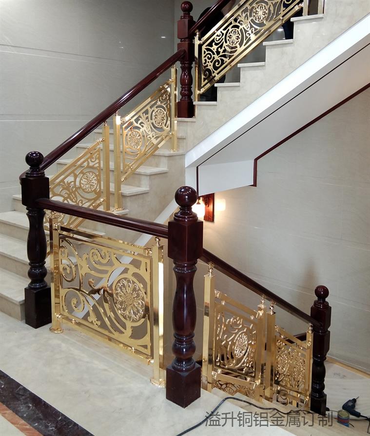 南京别墅镀金楼梯扶手规格 铝镀K金楼梯栏杆