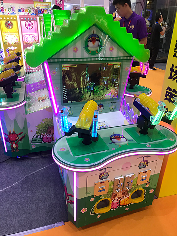 广州大型儿童游戏机设备厂家 香蕉地精品儿童枪机 双人模拟游戏机设备