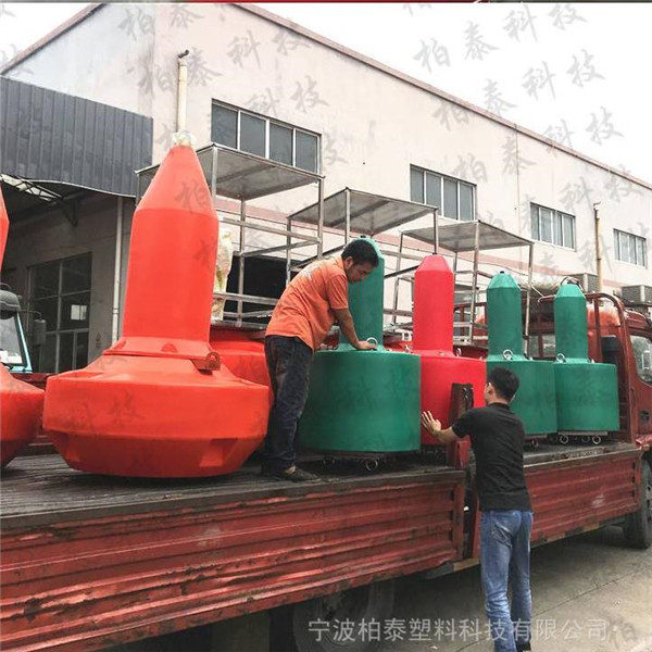 昆明河面警示航标