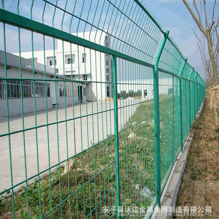 护栏网厂家 批发工厂钢丝网护栏 金属铁丝围栏