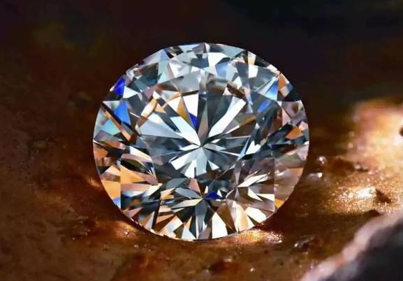 太原回收珠宝钻石裸钻怎么收？钻根据什么来估价？