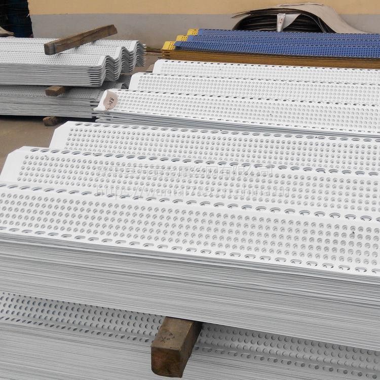 2.0米高圈玉米网 菱形钢板网生产 西安铁网生产