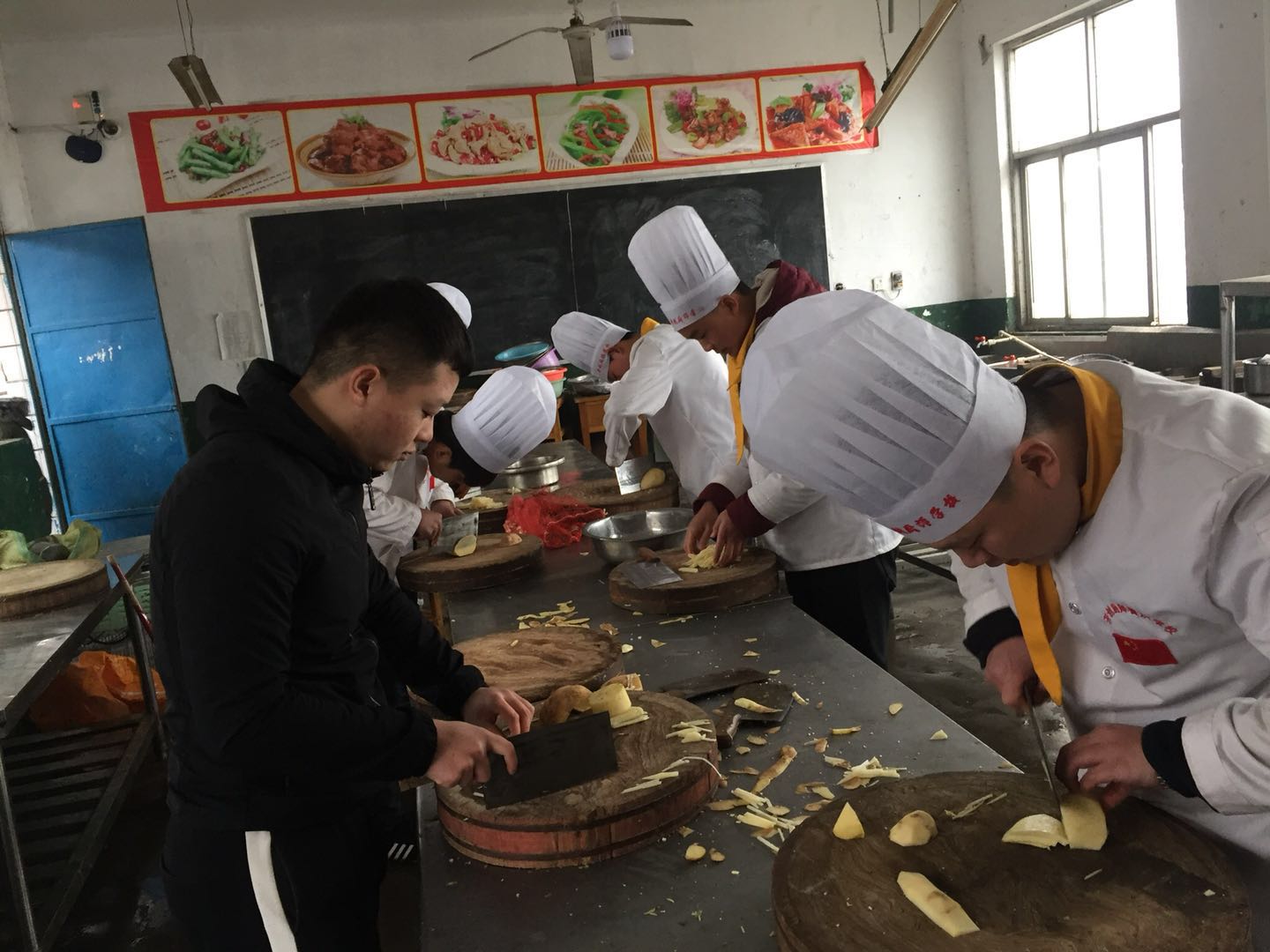 枣庄厨师培训学校培训