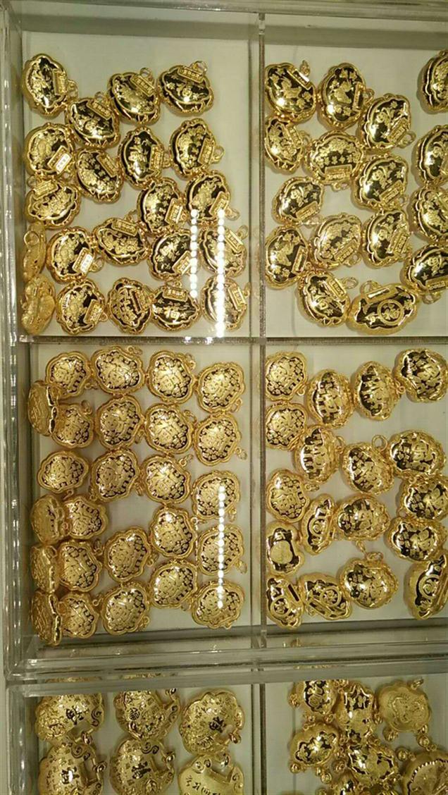 回收黄金k金铂金钯金钻石 无折旧费 报价即是成交价