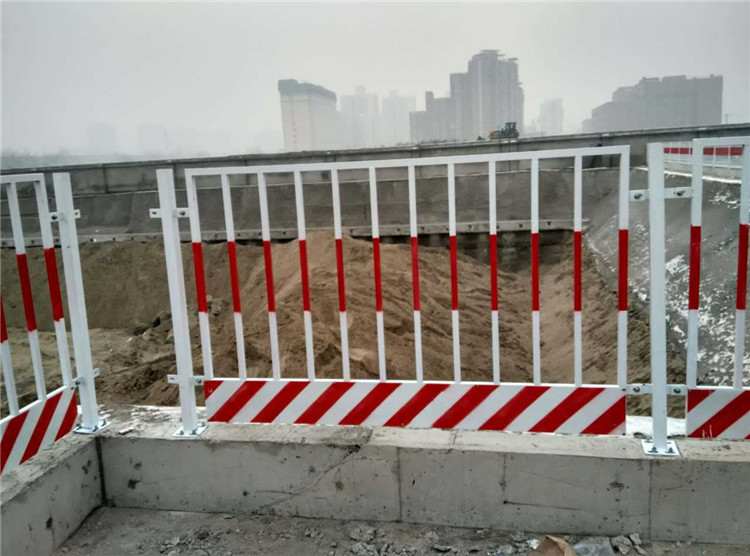 安全临边防护网 工地护栏网 基坑护栏 焊接铁丝网围栏