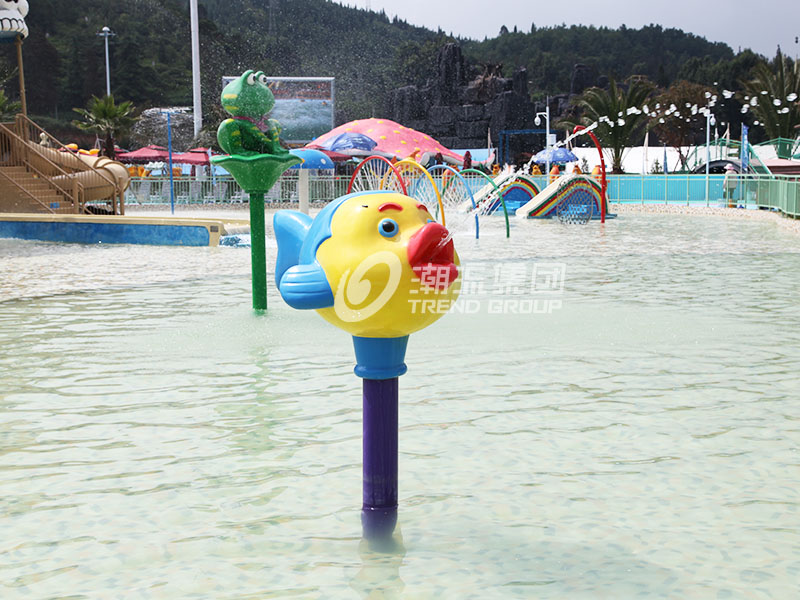 广州潮流水上乐园设备厂家提供儿童戏水设备喷水鲤鱼